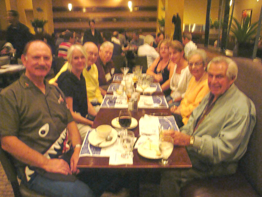 48_Group_at_Seafood_Dinner