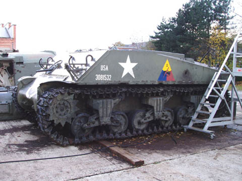 10_tank_unloaded_at_rocourt_arsenal
